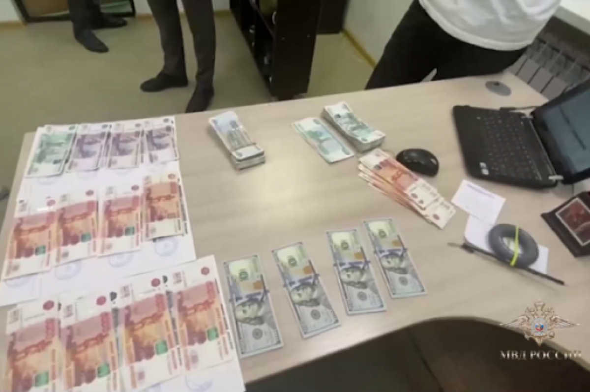    В Волгограде задержали торговца валютой