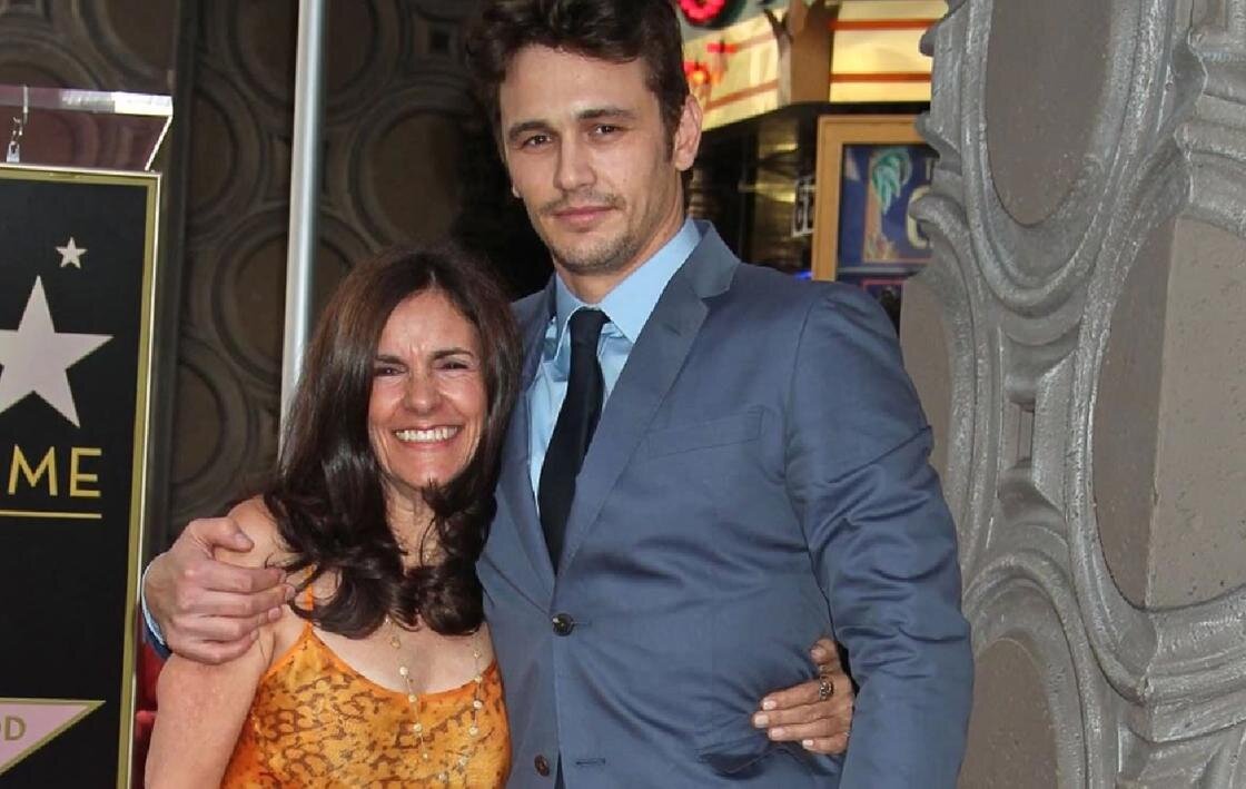    Джеймс Франко с мамой:YouTube / ЗНАМЕНИТОСТИ