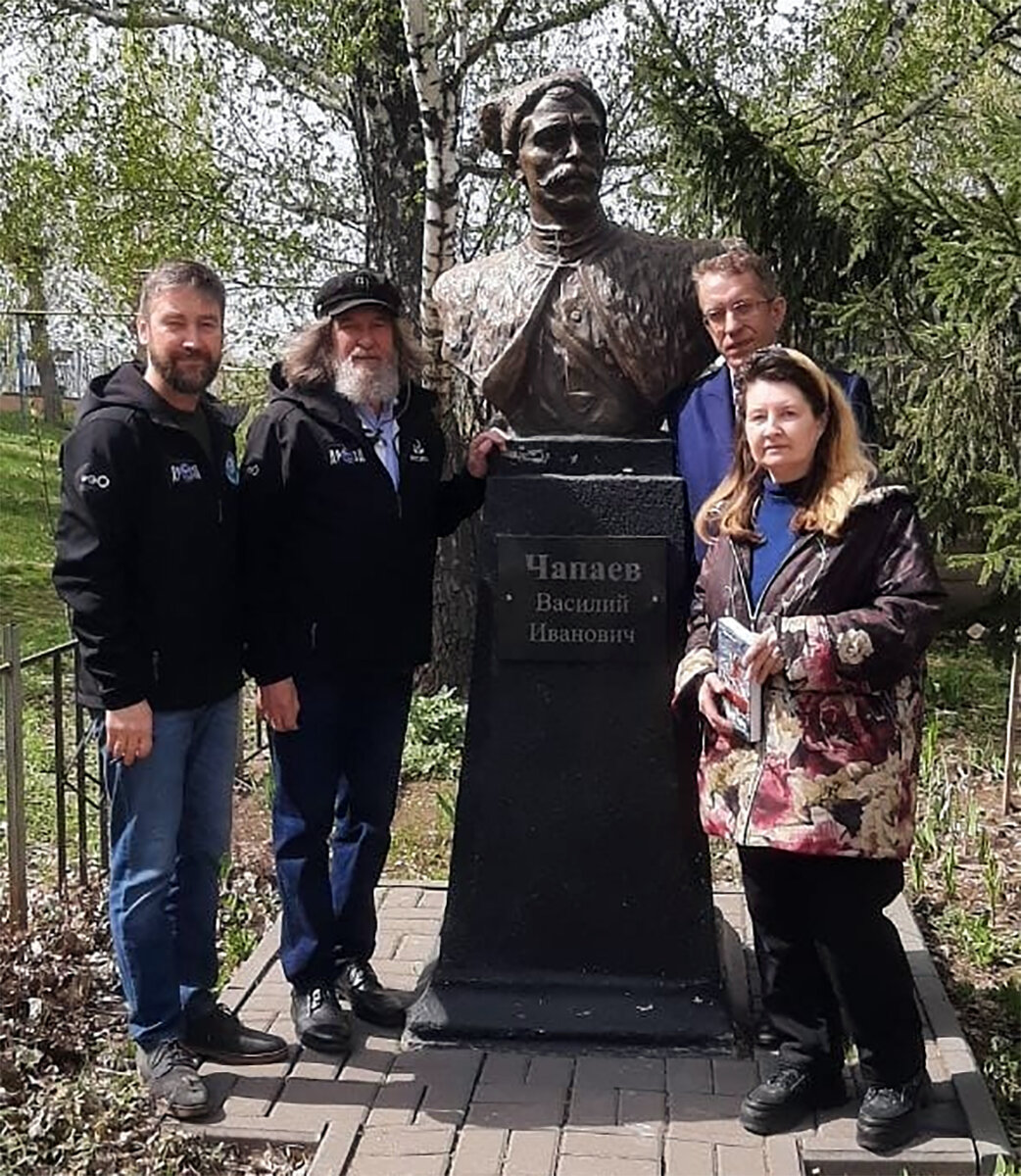 ◙ Во время посещения дома-музея В.И. Чапаева в Балаково