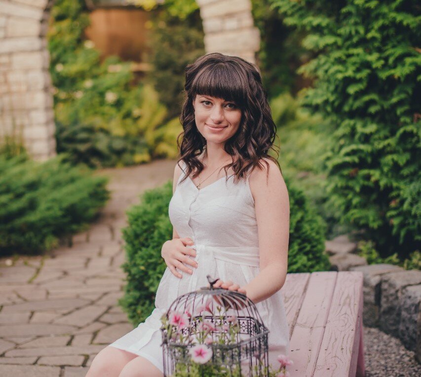 Одна большая причина делать "беременную" фотосессию - с животом себя не вспомнишь уже через пару дней.