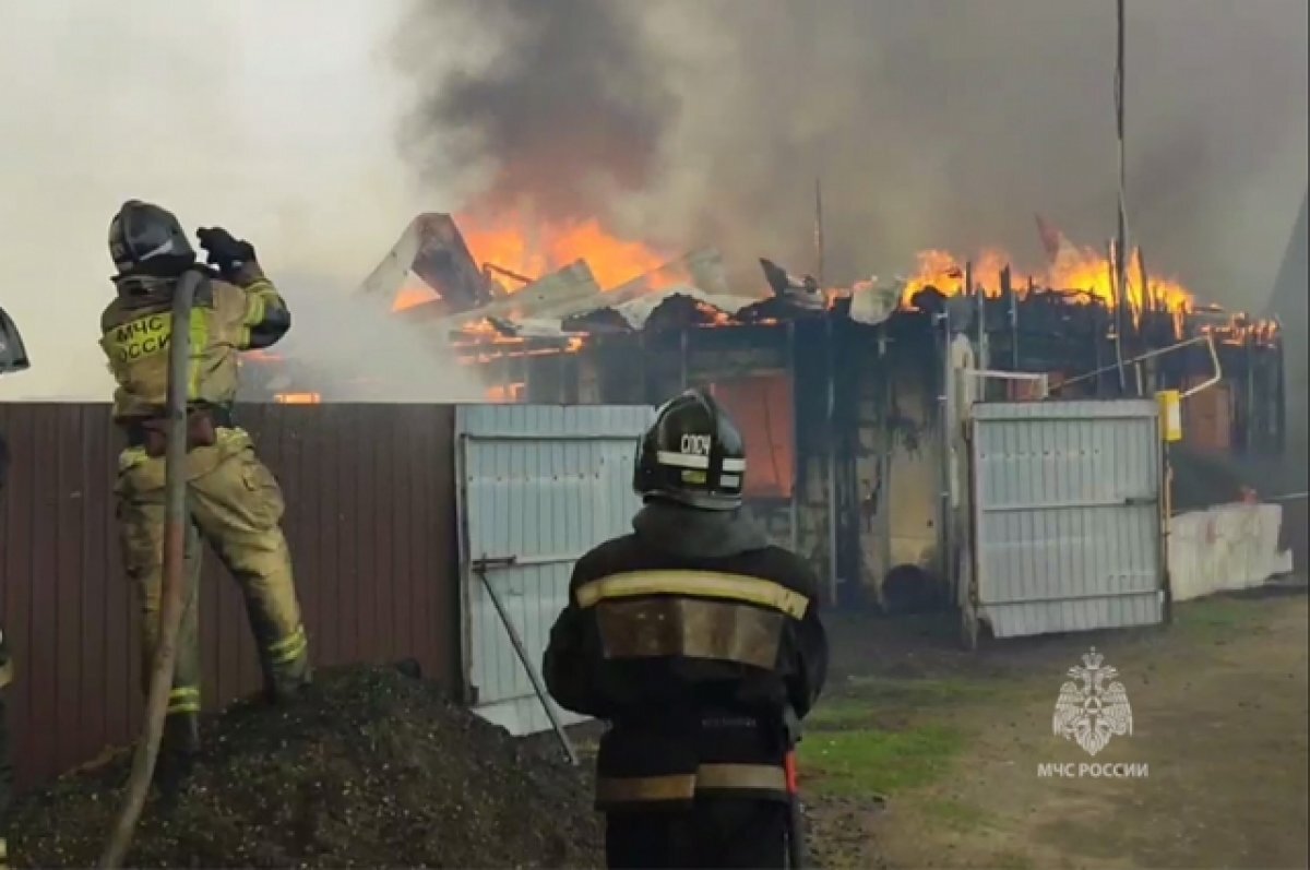    Тюменское МЧС поможет в тушении сильного пожара в курганском селе Логоушка