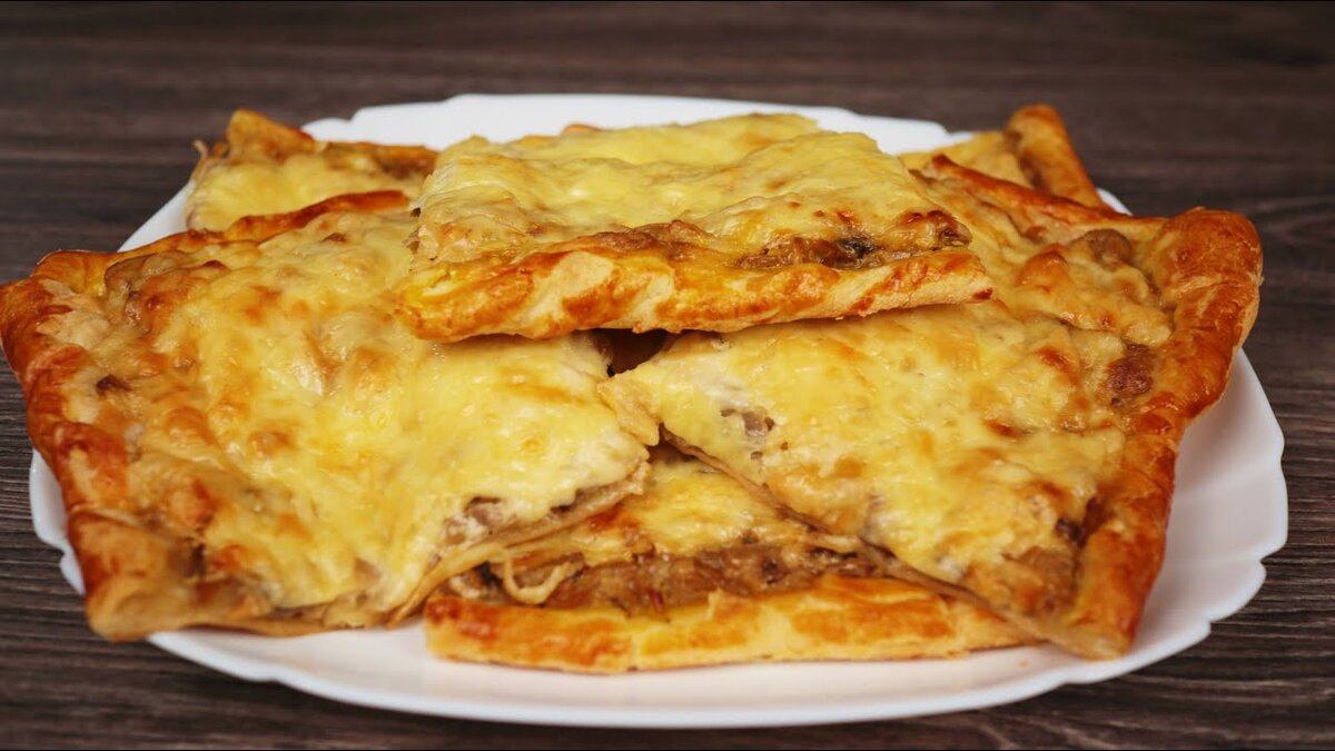 Дежурный пирог. Дежурный пирожок. Дежурный пирог. Пирожки к чаю. Пирог с рыбной икрой.