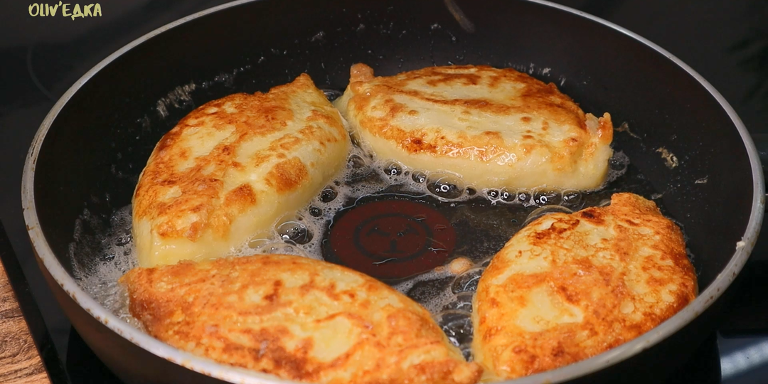 Вкуснейшие «пирожочки» без муки, соды и дрожжей. Сочные вкусные, идеальны на завтрак! Все кто готовил теперь пишут благодарные отзывы