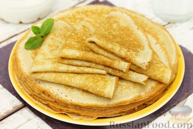 молоко, сметана (жирностью 15 %), мука, сода, сахар, яйца, масло растительное, соль