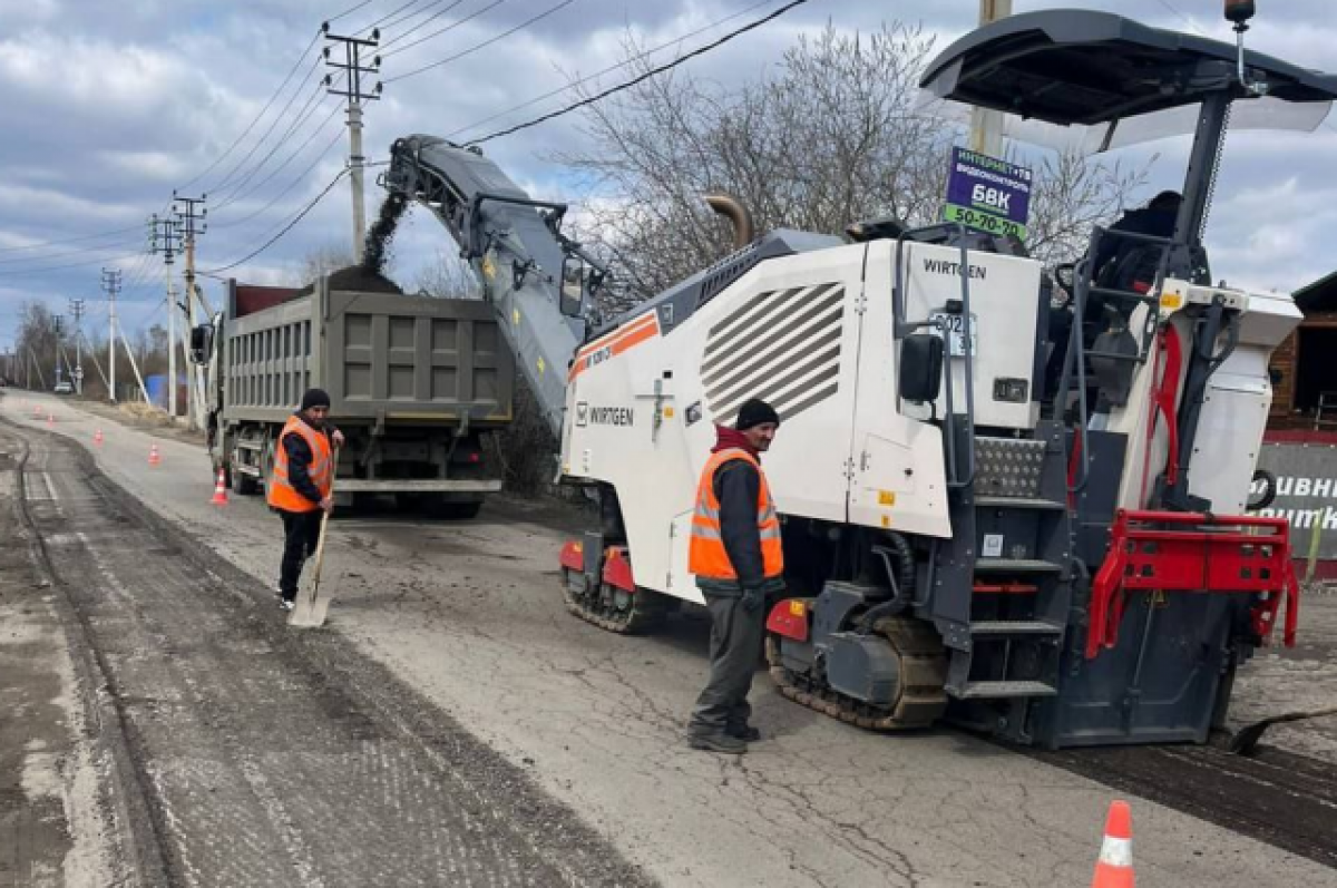    Дорожное полотно восстанавливаем струйно-инъекционным методом и асфальтовыми картами.