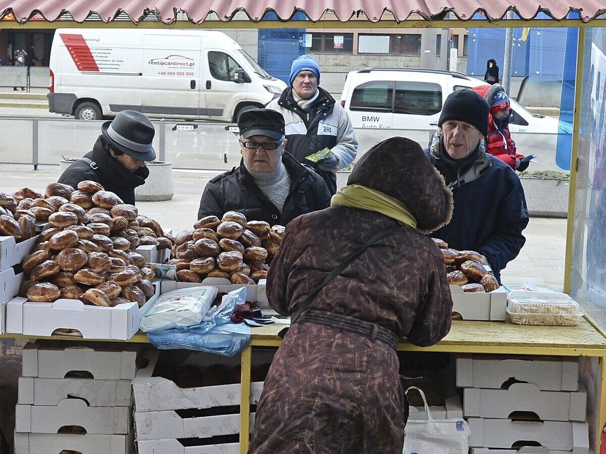    Уличная торговля в Варшаве, Польша© AP Photo / Alik Keplicz