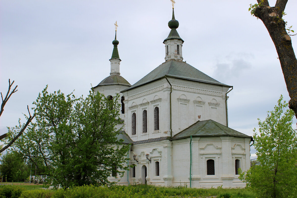 Петропавловская церковь в станице Старочеркасской  - здесь был крещен будущий атаман, герой Отечественной войны 1812 года,  Матвей Платов