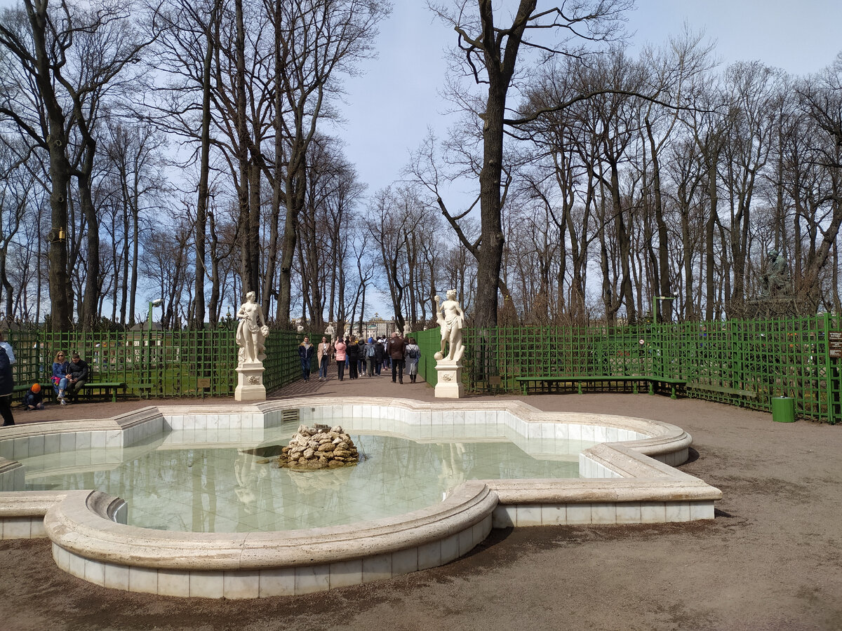 Летний сад в Санкт-Петербурге (фото автора)