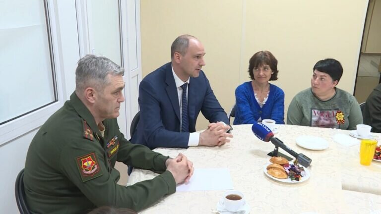    Денис Паслер провел первый телемост с оренбургскими бойцами, находящимися в зоне СВО Кристина Просвиркина