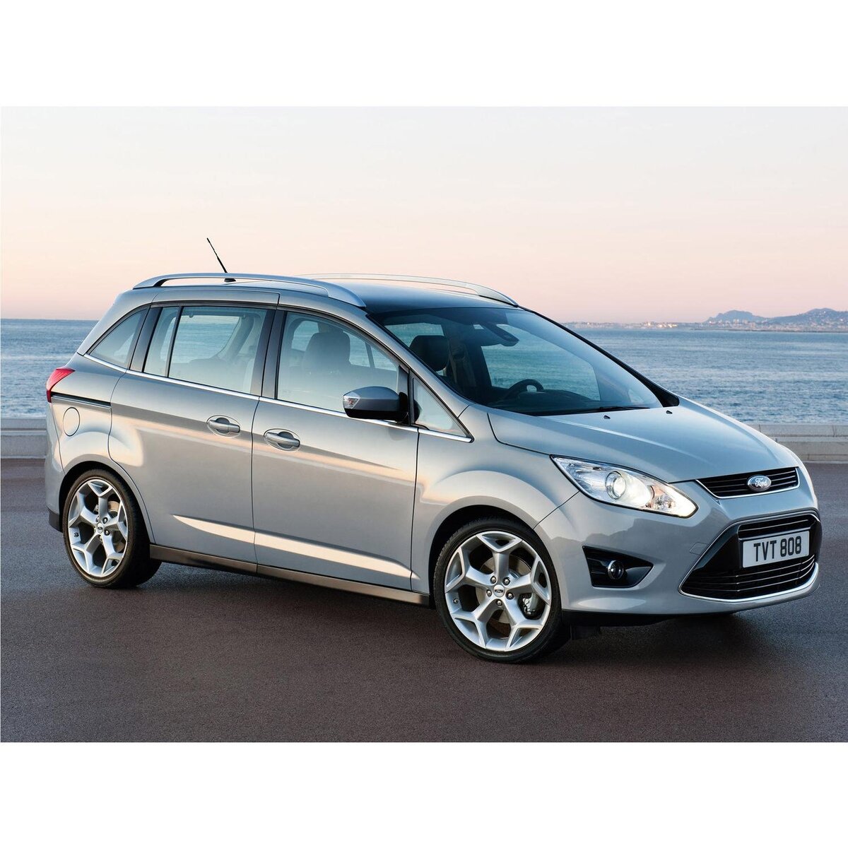      Ford Grand C-MAX