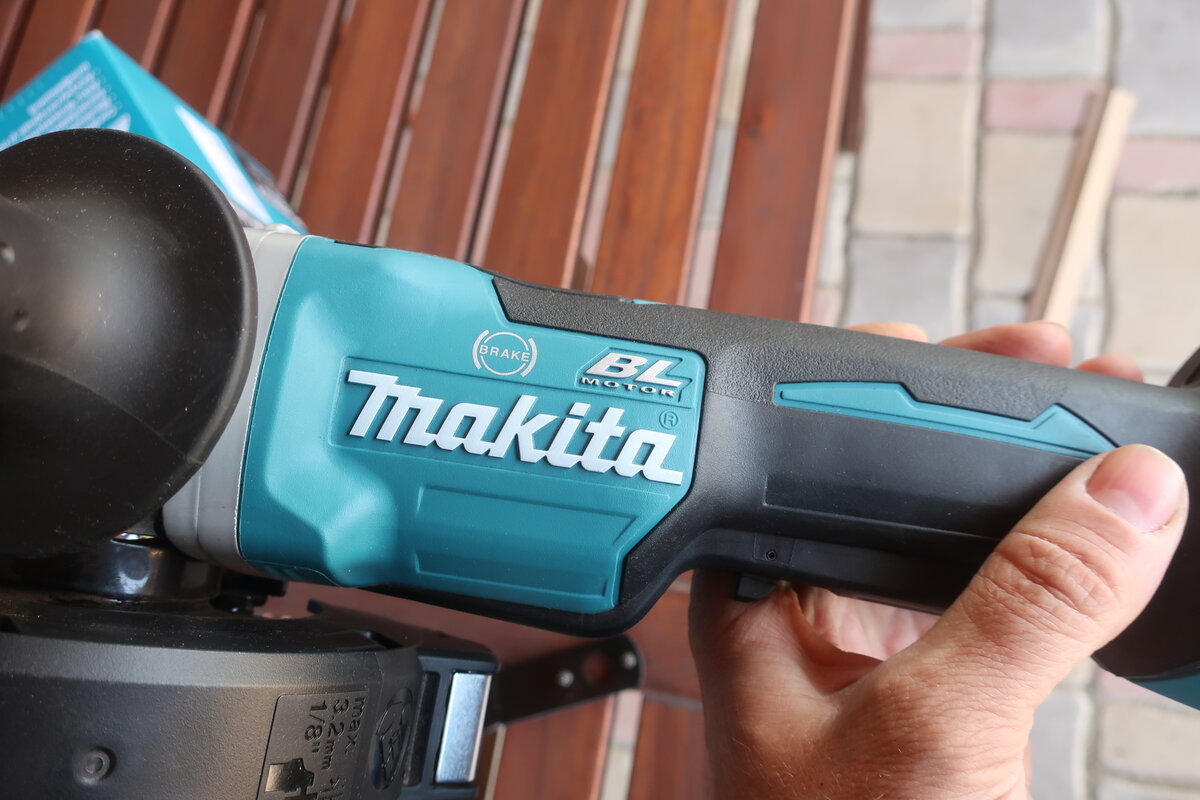 Обзор моей новой аккумуляторной УШМ - Makita DGA517. Чем так хороша эта  шлифмашинка и почему выбрал именно её? | Авто-маньяк | Дзен