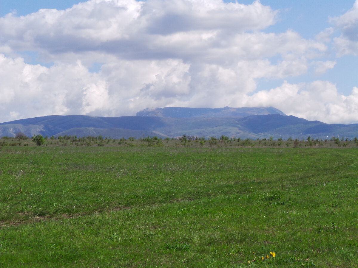 Чатыр-Даг под облаками. Будто небо упала на горы. Эту картину можно лицезреть вечно.