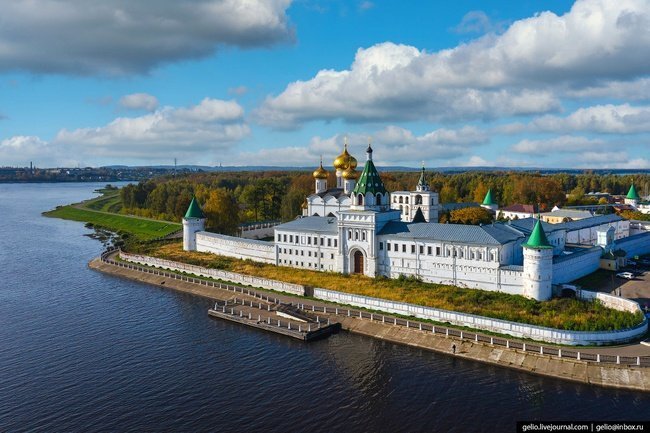      Свято-Троицкий Ипатьевский монастырь