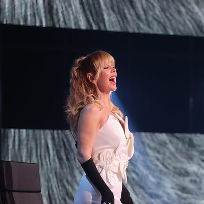     Рецензия: документальный фильм к юбилею Валерии «И только так!». Синдром отличницы