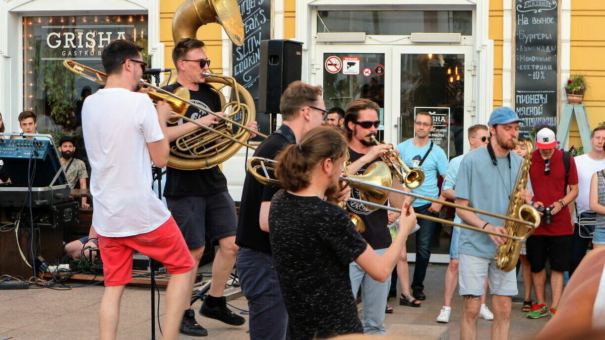     Билеты на open-air можно уже купить на сайте организаторов и в городских кассах.