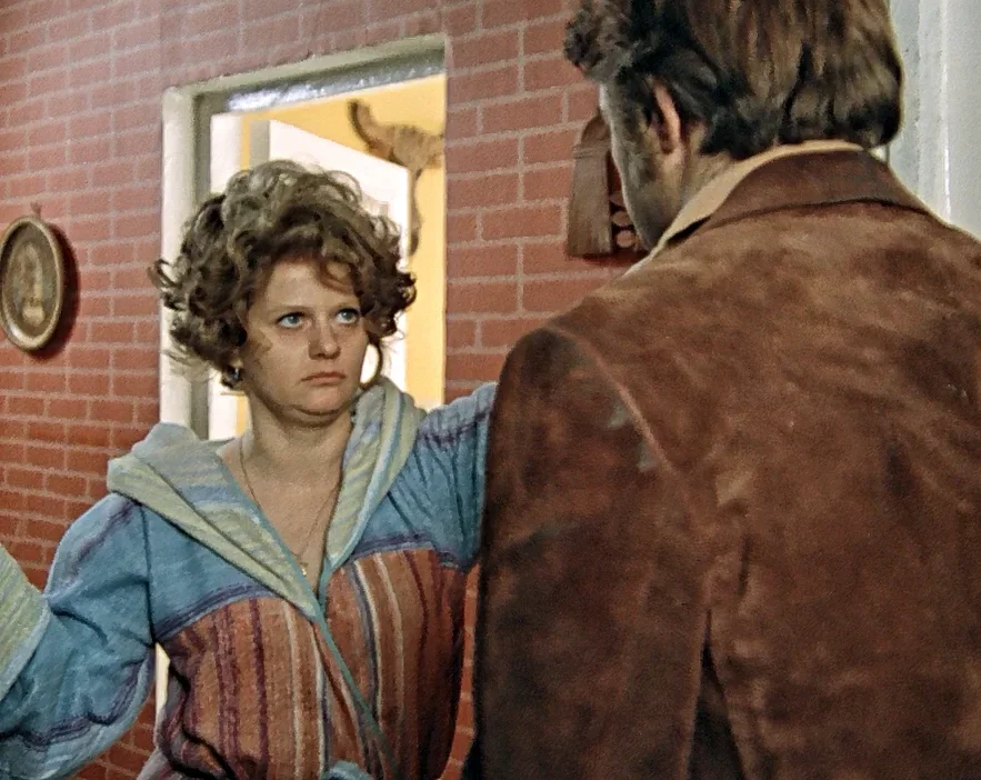 Кадр из фильма: "Москва слезам не верит" 