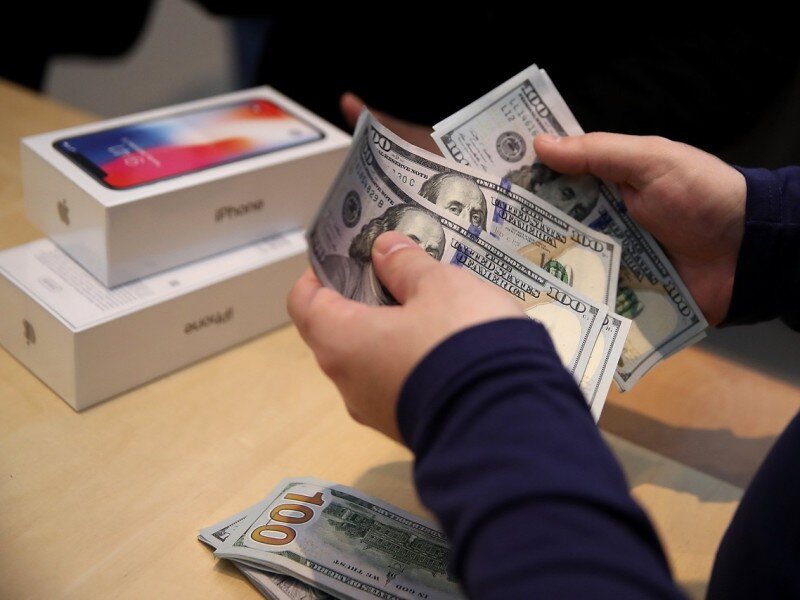    Apple стремительно теряет позиции в России, но всё ещё зарабатывает больше всех