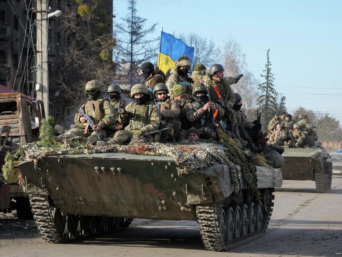    Украинские военные на БМП© AP Photo / Efrem Lukatsky