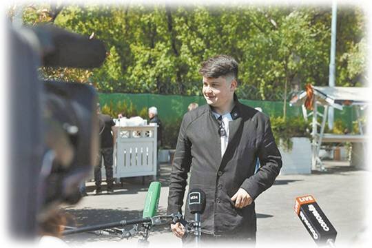    Служу по собственному желанию