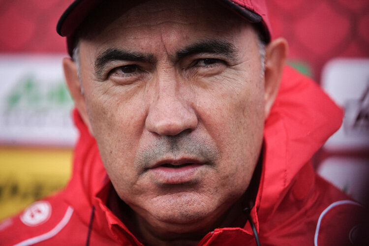   Для знакомства с командой Бердыеву хватило полгода. То, что он увидел, его не впечатлило, так что в межсезонье клуб провел масштабную трансферную кампанию, усилив состав игроками из премьер-лиги Фото: «БИЗНЕС Online»