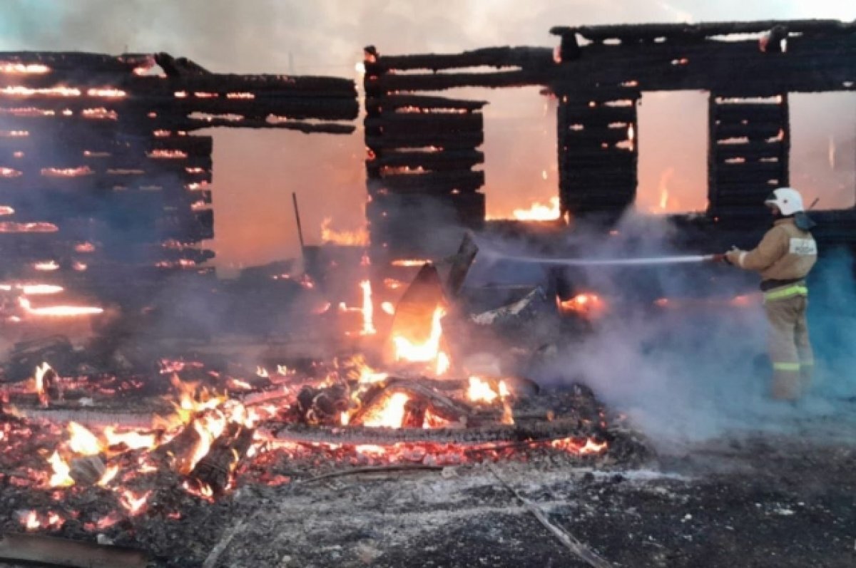    Трое взрослых и один подросток погибли в ночном пожаре в Башкирии