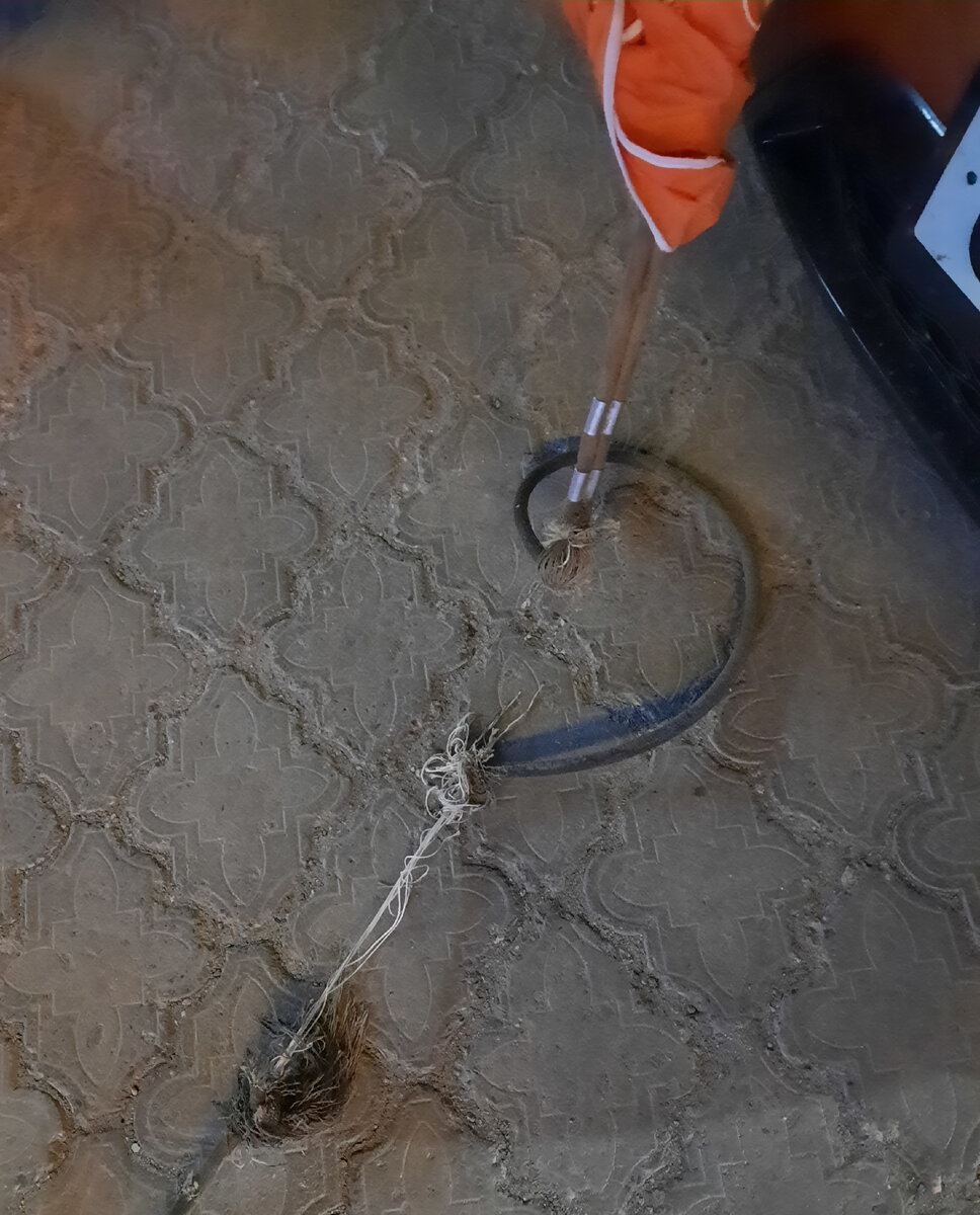 На волоске. 