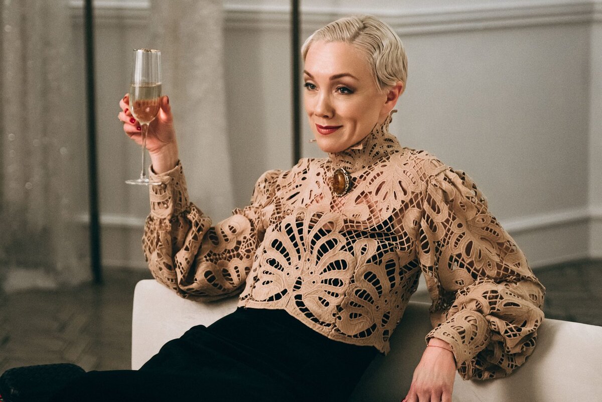 Дарья Мороз с видом хищного зверька