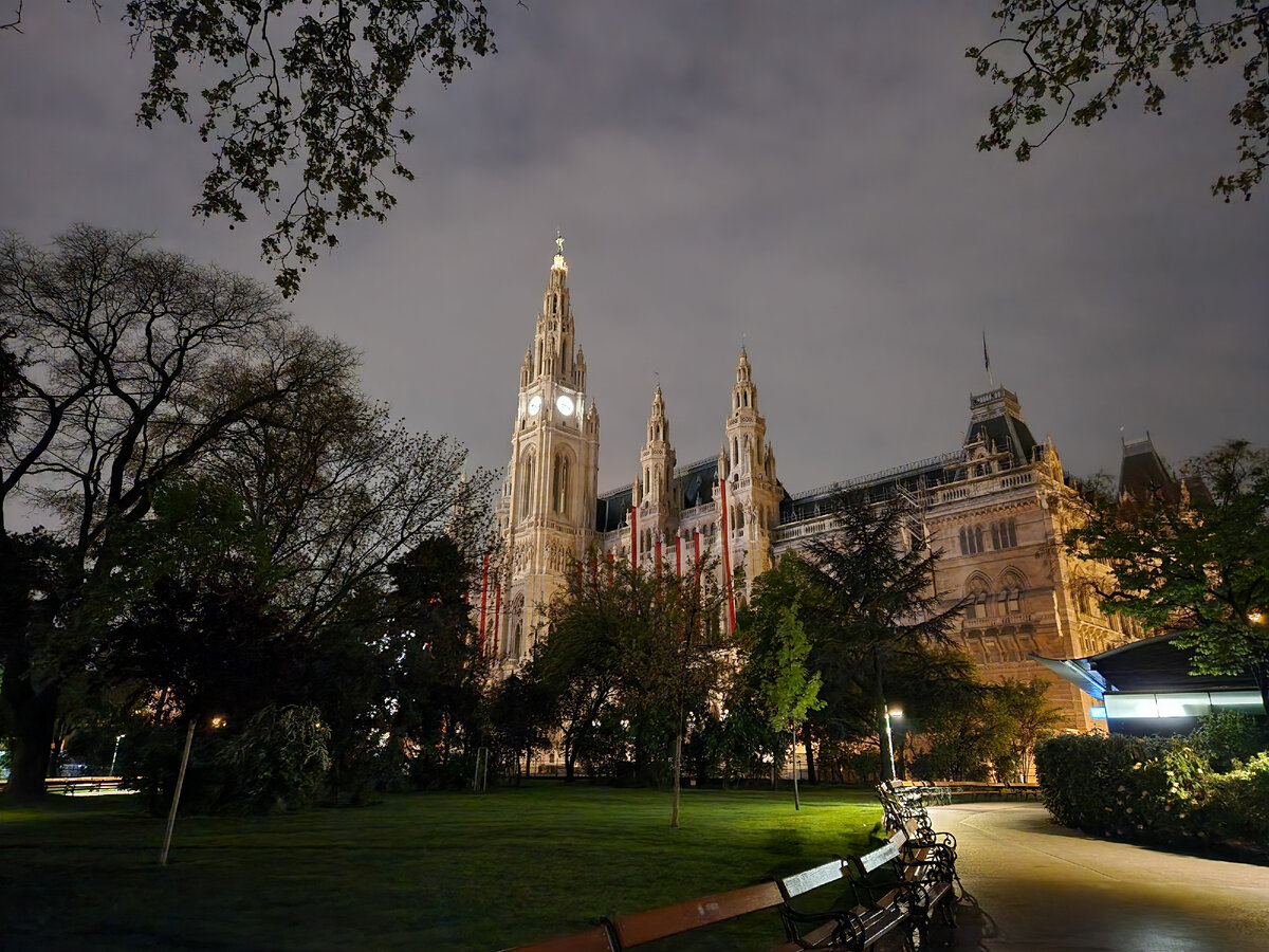 Венская ратуша (Wiener Rathaus). Тоже неоготика 