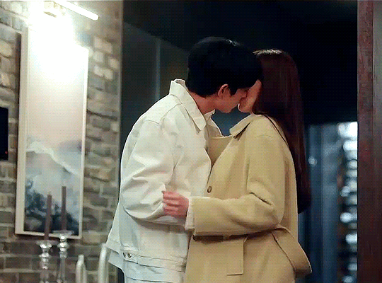 Поцелуй Хан Бëль и Тэ Сона