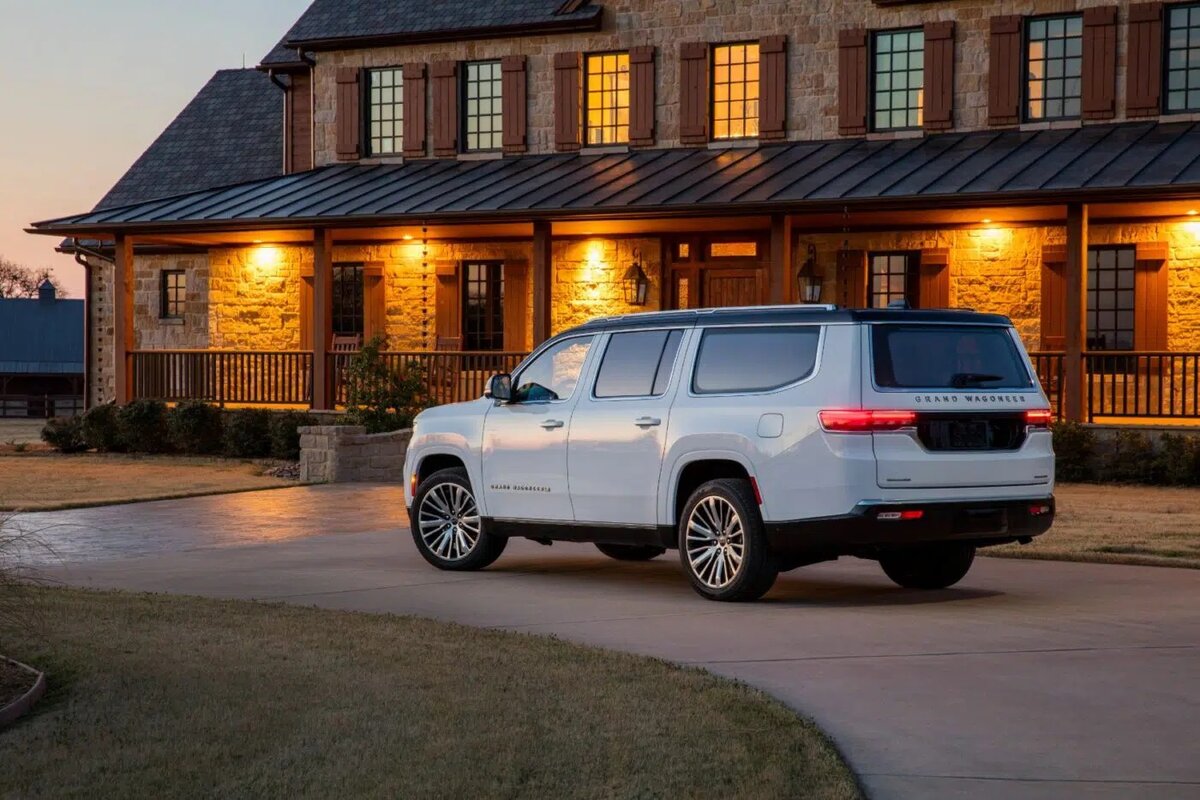 2022 Jeep Grand Wagoneer Series III