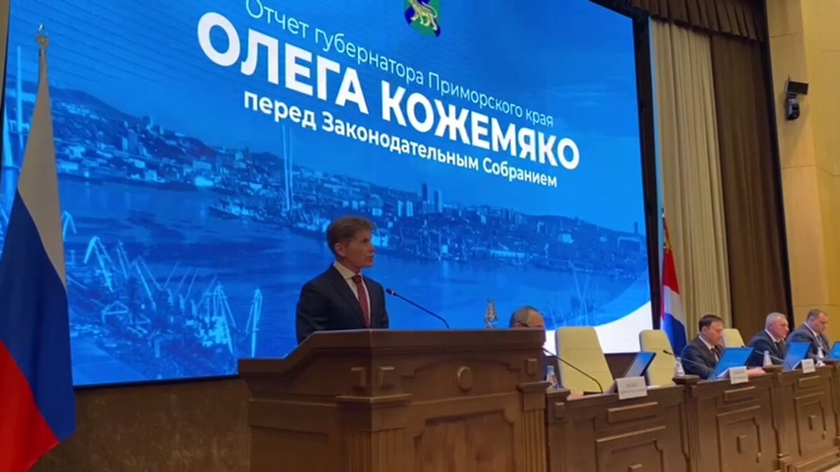     Глава Приморья Олег Кожемяко рассказал о планах закупить два судна для перевозки на острова Попов и Путятина. Это может повысить транспортную доступность населенных пунктов.
