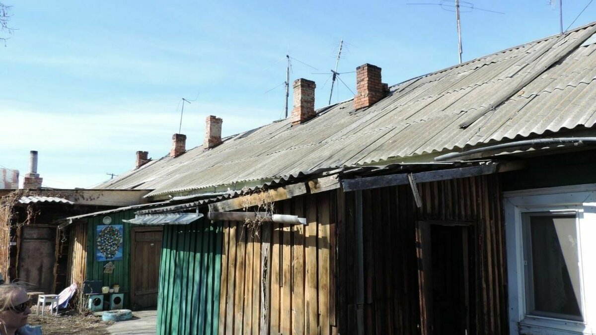     25 мая одноэтажный дом по улице Иркутский тупик, 12 признали аварийным.