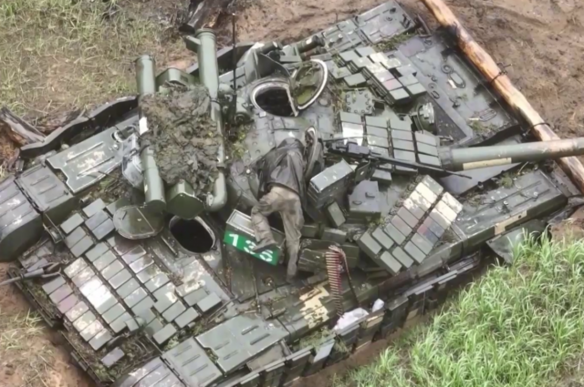    Боец ВДВ подорвал украинский танк и колесный беспилотник в зоне СВО