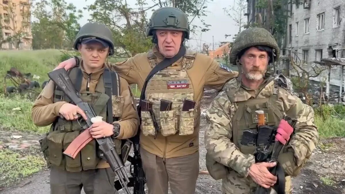 Фото Евгения Пригожина с Бибером и Доликом