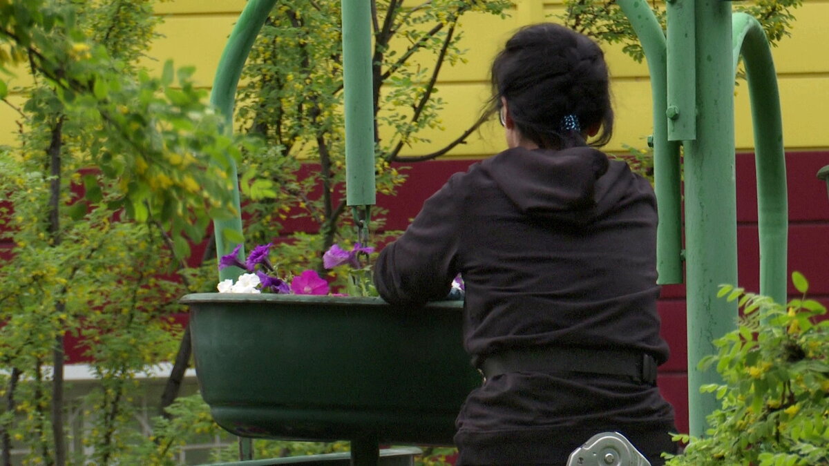    Нягань украсили цветами к лету