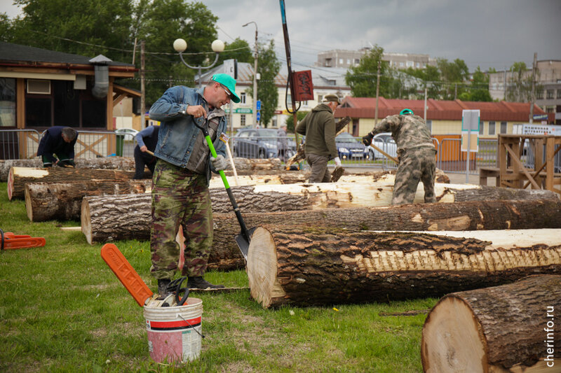    Сегодня десять команд с участниками из Череповца, Вологды, Абаканово, Великого Устюга, Лосино-Петровского, Балашихи, Ижевска, Москвы, Вельска, Олонца и Беларуси начали работать на площади Химиков