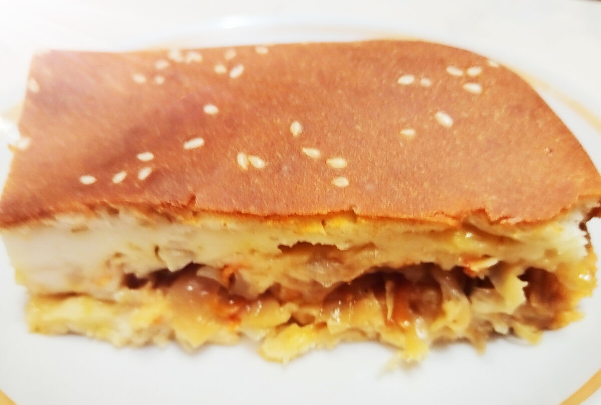 Всем привет! Сегодня хочу поделиться рецептом очень вкусного и очень простого пирога с капустой. Итак, Вам понадобится :