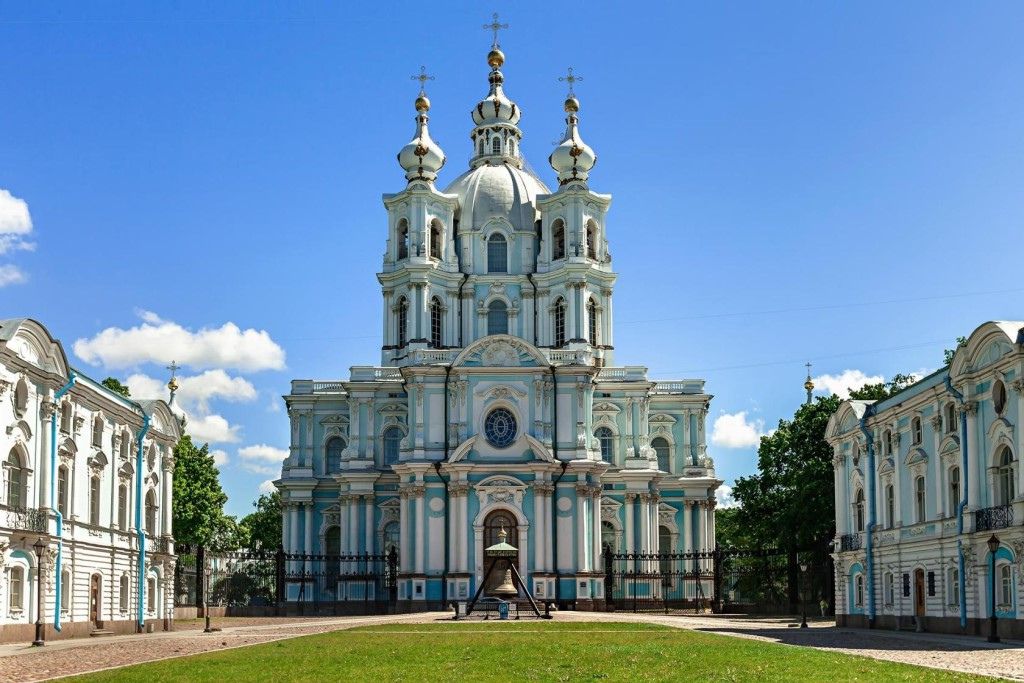 Фото: Воскресенский Смольный собор