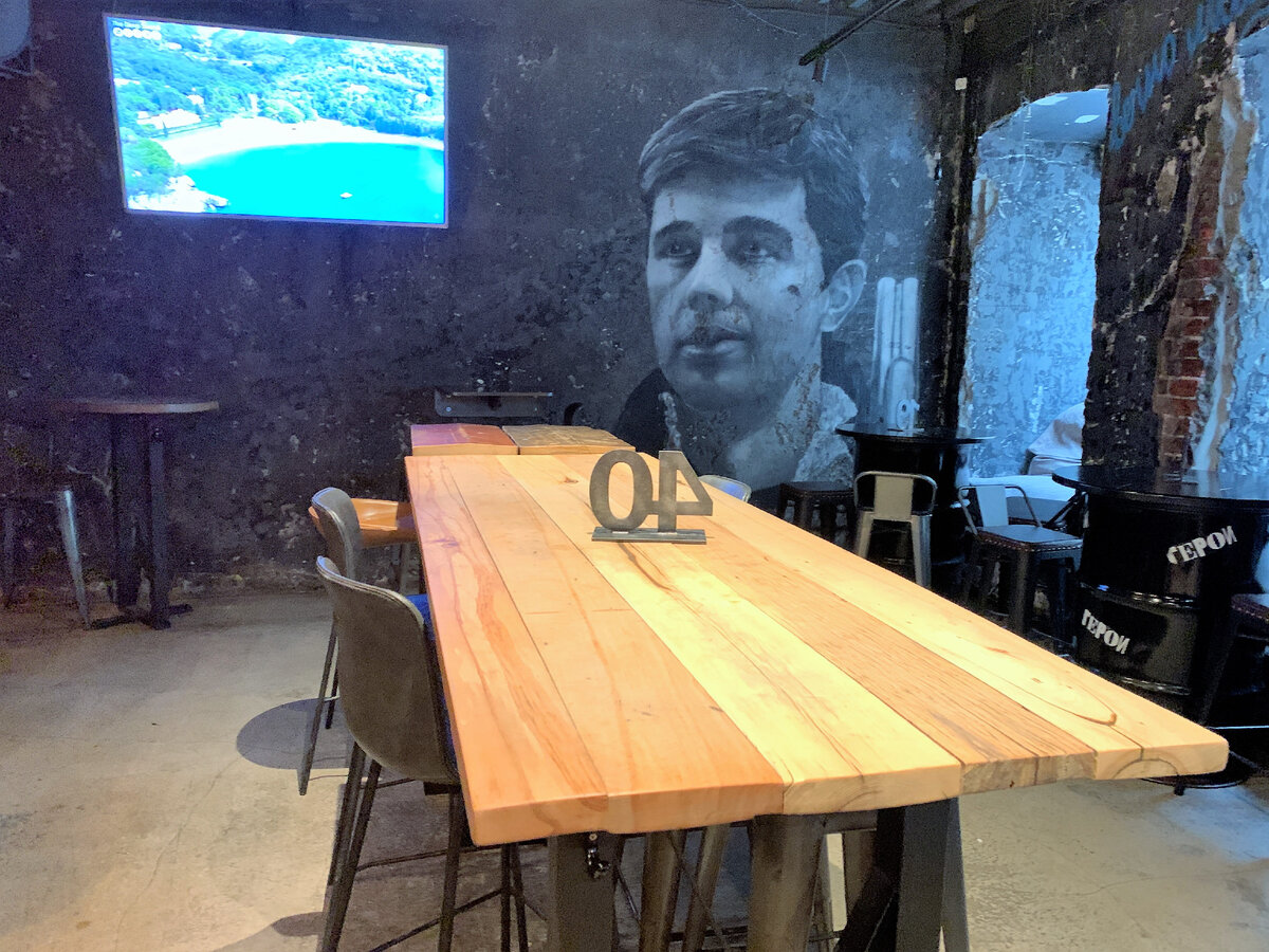 Высокая посадка в первом зале