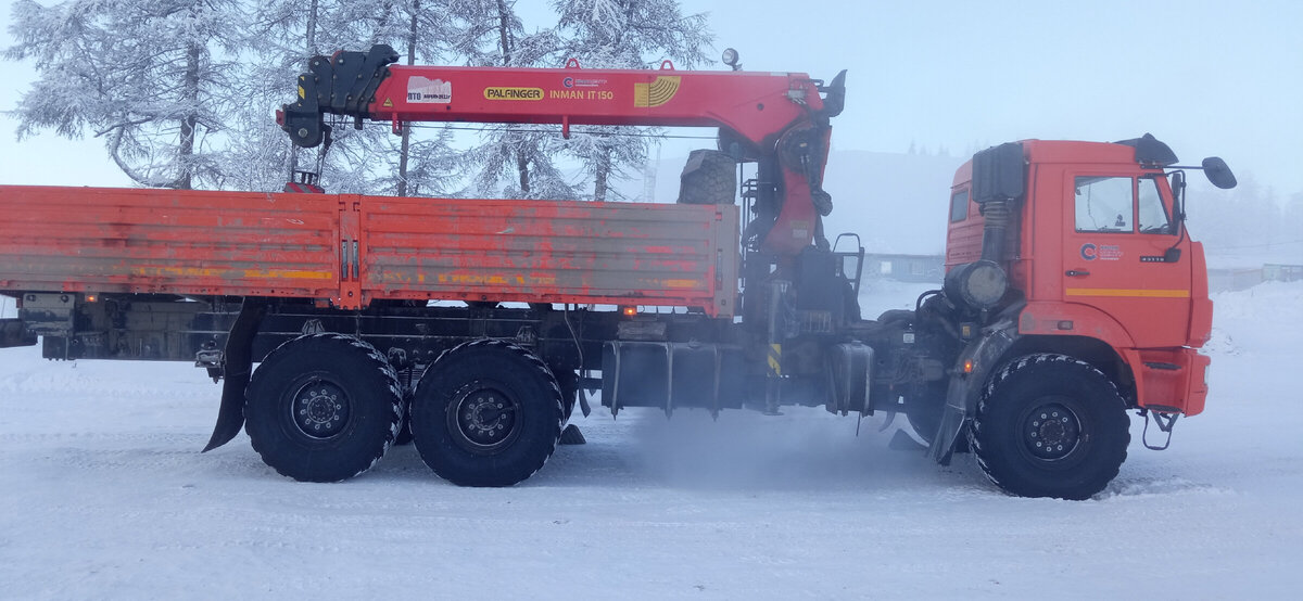 Фото: Камаз на котором я путешествовал только оборудован спальником