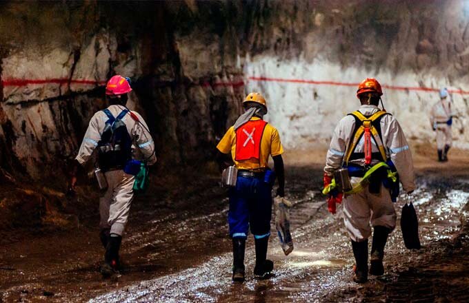 Шахта в ЮАР, где добывают платиновую руду.