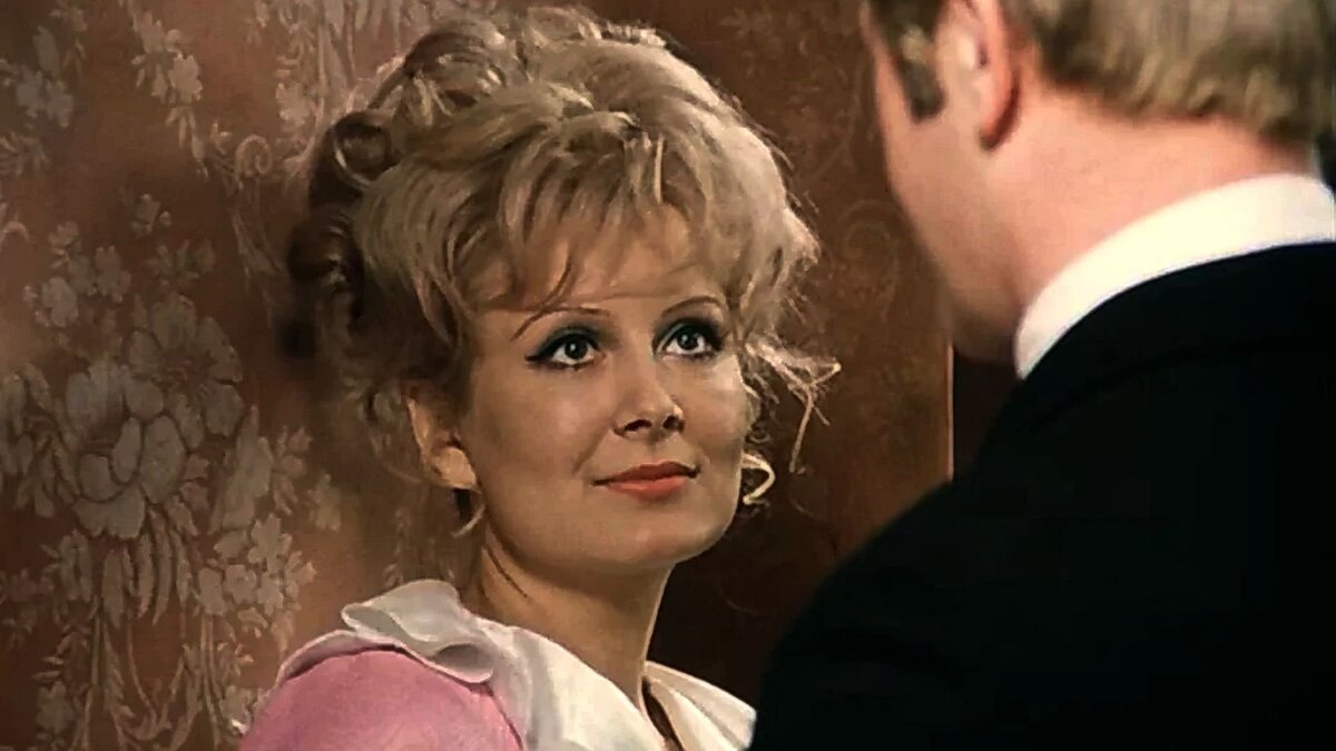 Эве Киви в комедии Леонида Гайдая «Не может быть!», 1975