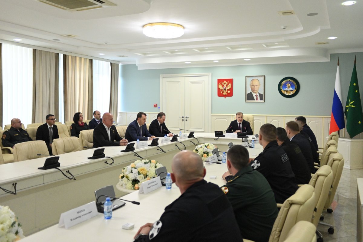    Глава Адыгеи вручил госнаграды военнослужащим и сотрудникам Росгвардии