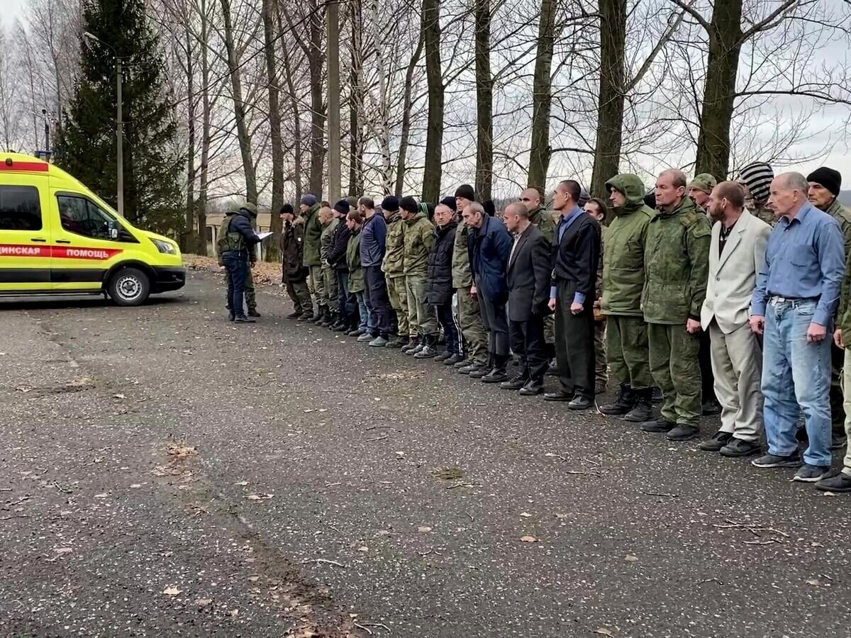    Российские военнослужащие, возвращенные из плена. Скриншот видео© РИА Новости / Пресс-служба Минобороны РФ