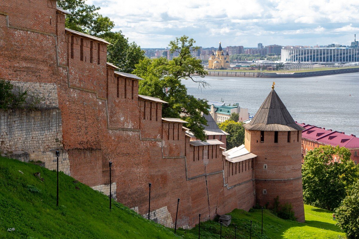 Стена Нижегородского Кремля - единственного в России на таком перепаде высот!