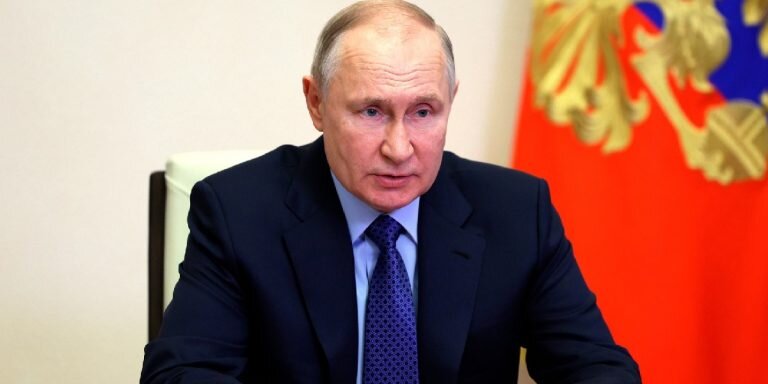 Фото: с сайта Кремля (http://static.kremlin.ru/media/events/photos/big2x/gptRAZN5db1SBYP6heBhnX6B1oA9ht14.jpg)