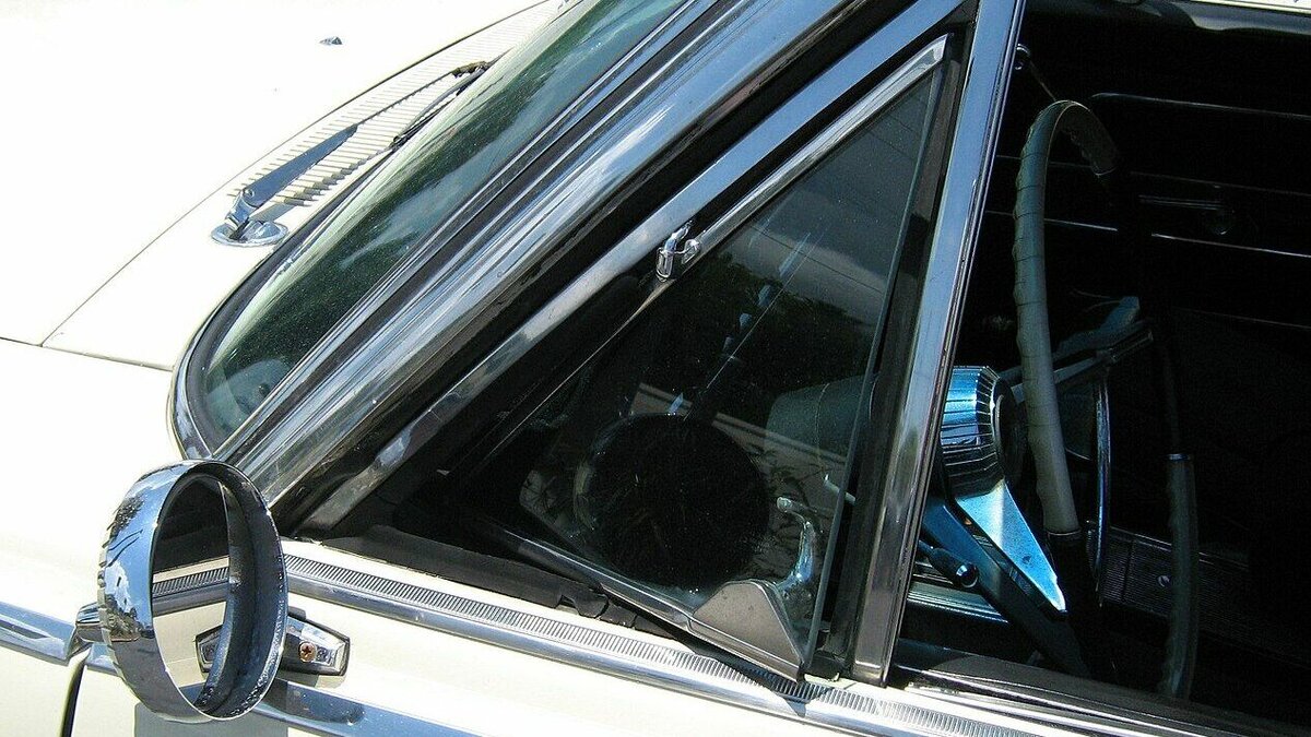     Депутаты Госдумы выступили с инициативой разрешить жителям Ростовской области и других субъектов Российской Федерации тонировать стекла своих автомобилей, подробностями поделились СМИ.