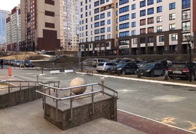 в наше время авто это и роскошь и средство передвижения