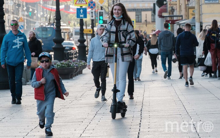    В петербургском ЗакСе предложили ввести налог на электросамокаты.