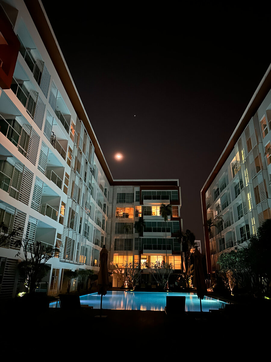 Кондо нашелся очень шикарный, но не очень кошерный